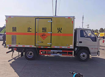泰和爆破器材运输车技术升级与安全合规新趋势
